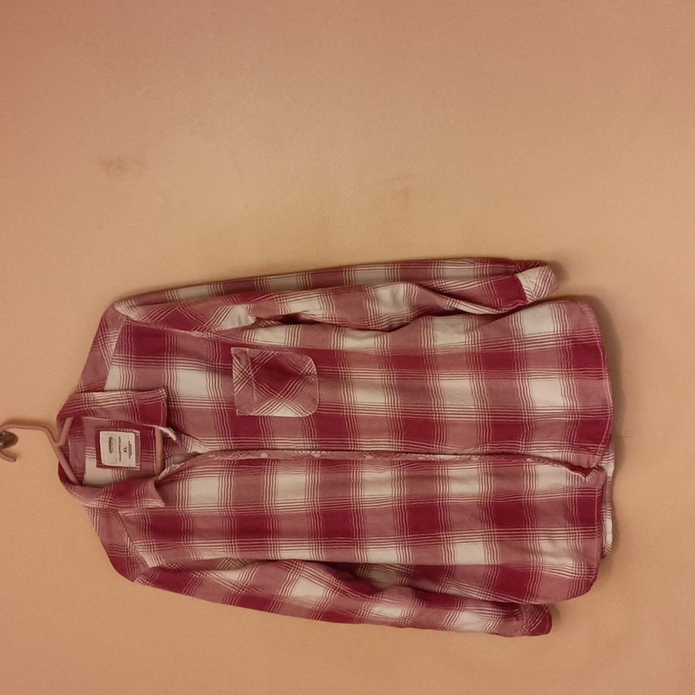 Sonoma women's XL red, mauve, and white flannel button down shirt with pocket